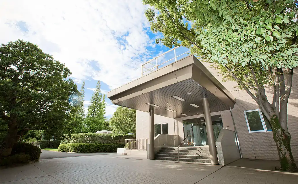 東京本部の外観